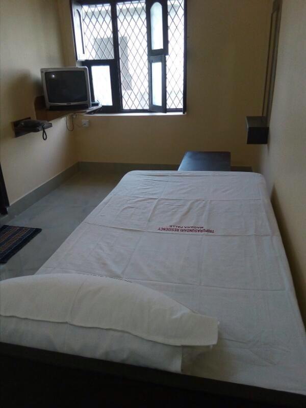 Готель Tripura Sundari Residency Madanapalle Екстер'єр фото